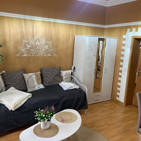 Best-Preis Fewo Rathausblick 2 - Zentrale Lage In Wittenberge - 2 Personen - Einzelzimmer - Vollausstattung - Wlan / Prime & Self-Check-In Luaran gambar