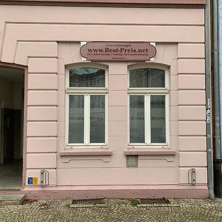 Best-Preis Fewo Rathausblick 2 - Zentrale Lage In Wittenberge - 2 Personen - Einzelzimmer - Vollausstattung - Wlan / Prime & Self-Check-In Luaran gambar