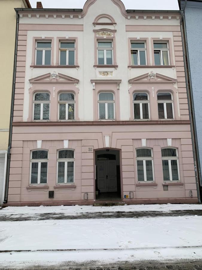 Best-Preis Fewo Rathausblick 2 - Zentrale Lage In Wittenberge - 2 Personen - Einzelzimmer - Vollausstattung - Wlan / Prime & Self-Check-In Luaran gambar
