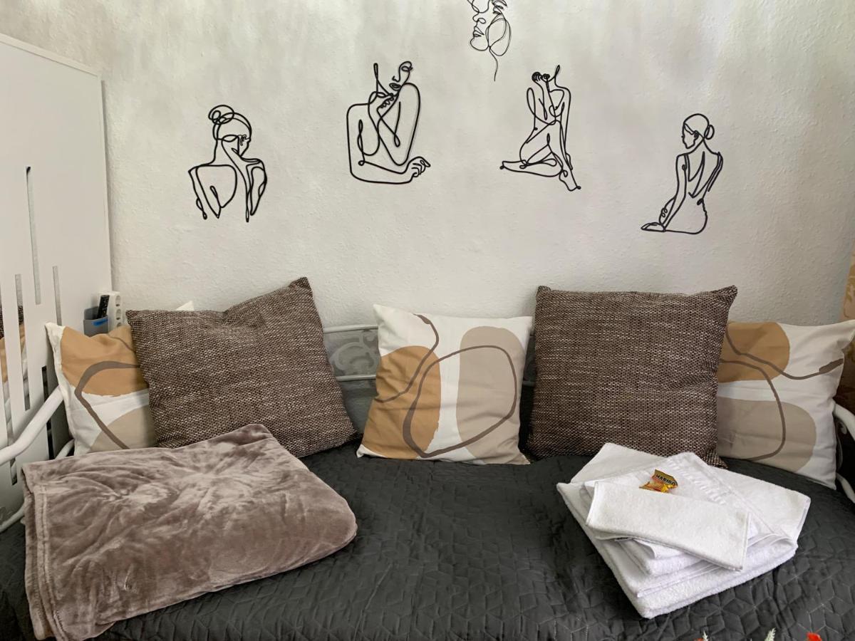 Best-Preis Fewo Rathausblick 2 - Zentrale Lage In Wittenberge - 2 Personen - Einzelzimmer - Vollausstattung - Wlan / Prime & Self-Check-In Luaran gambar