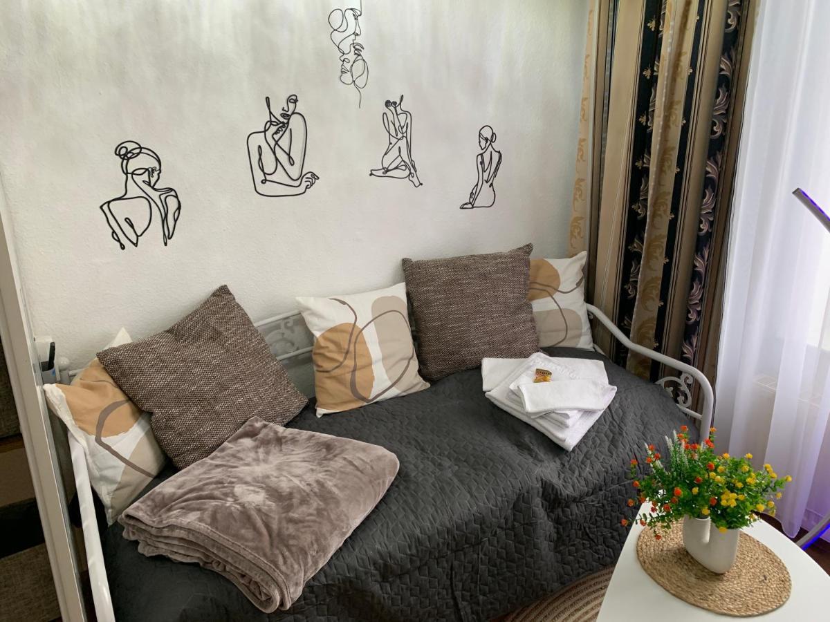 Best-Preis Fewo Rathausblick 2 - Zentrale Lage In Wittenberge - 2 Personen - Einzelzimmer - Vollausstattung - Wlan / Prime & Self-Check-In Luaran gambar